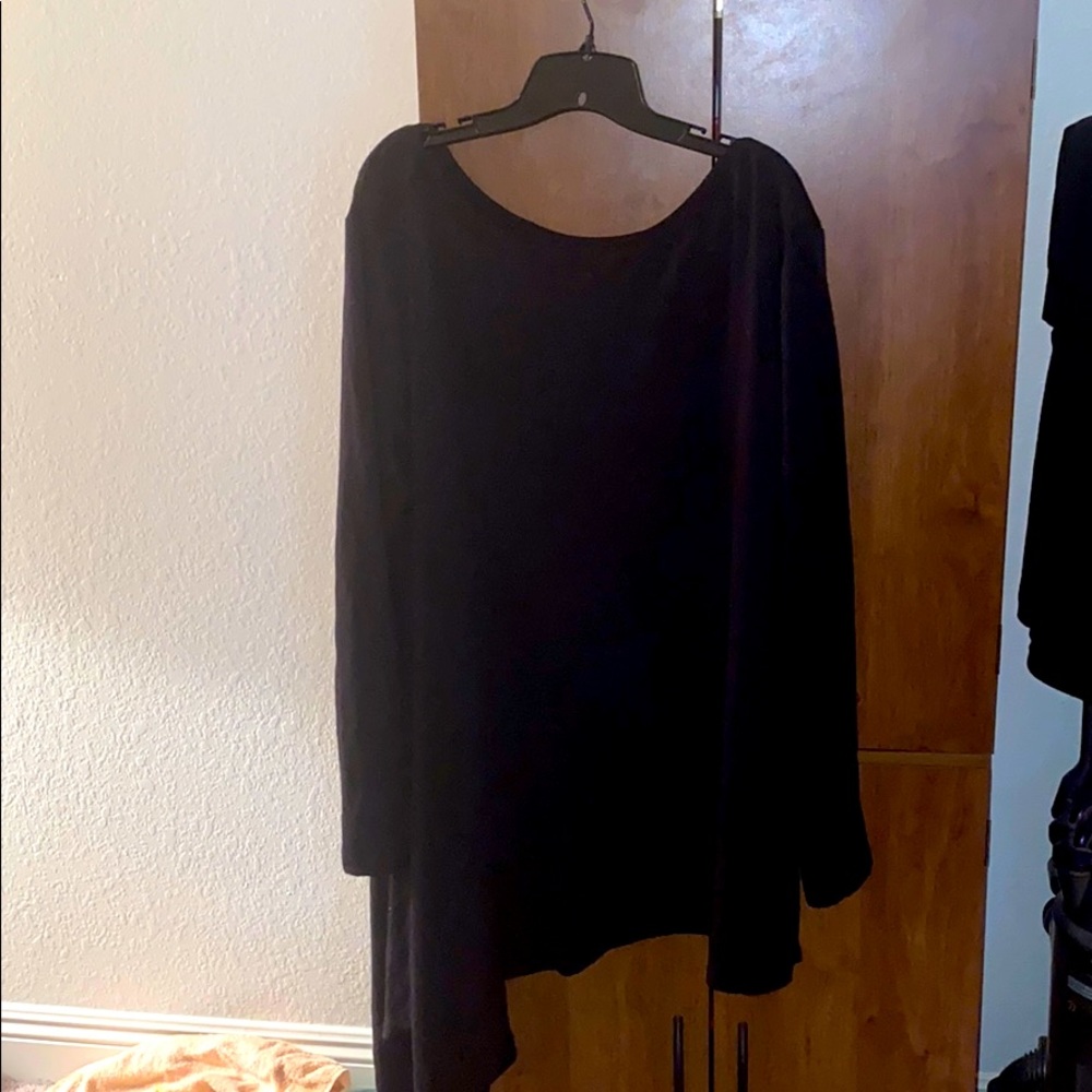 Black long asymmetrical top